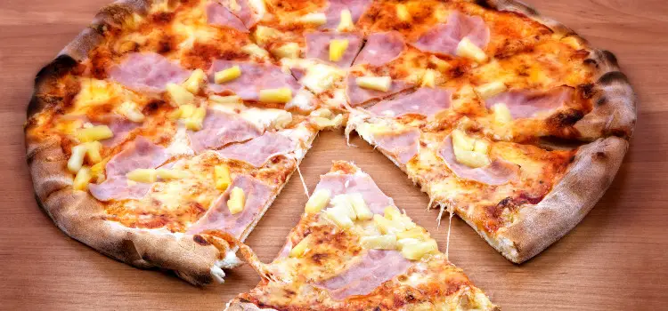Hawaiian pizza slice
