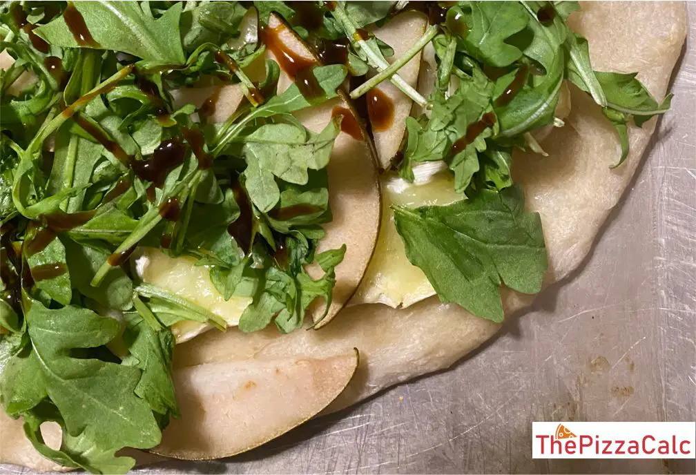 Try something different with this creative pear and brie pizza recipe. Jazz up pizza night and make it a five star dish.